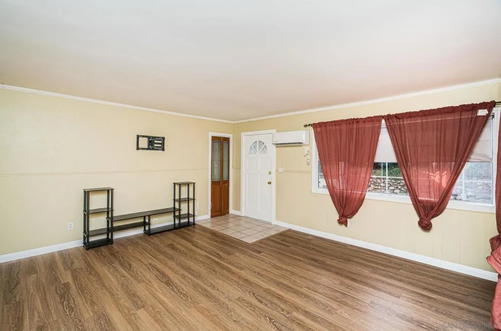 2559 Tuberose St San Diego, CA 92105