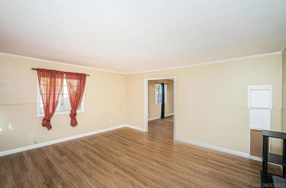 2559 Tuberose St San Diego, CA 92105