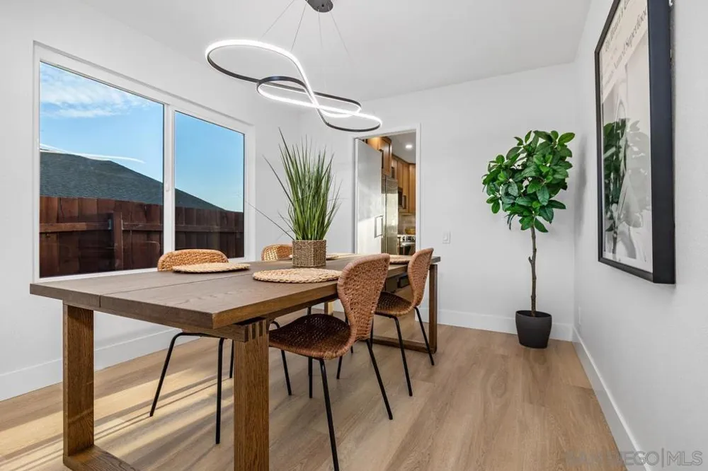 1594 Max Chula Vista, CA 91911