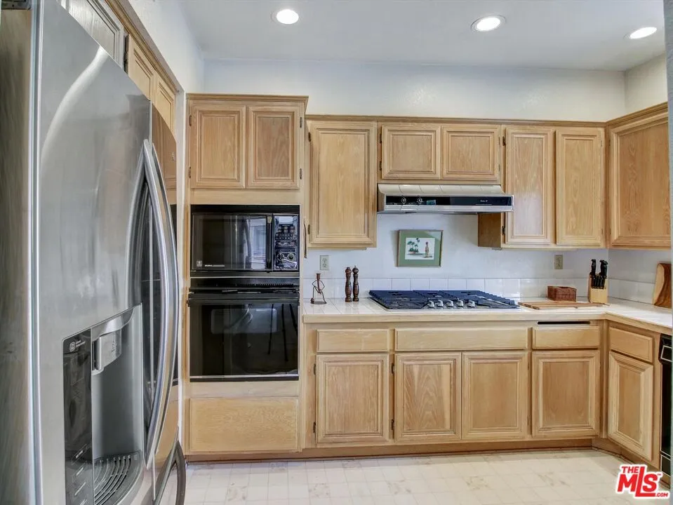 14063 Lemoli Avenue Hawthorne, CA 90250