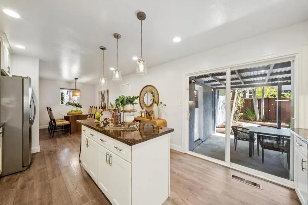 10353 Miller Avenue Cupertino, CA 95014
