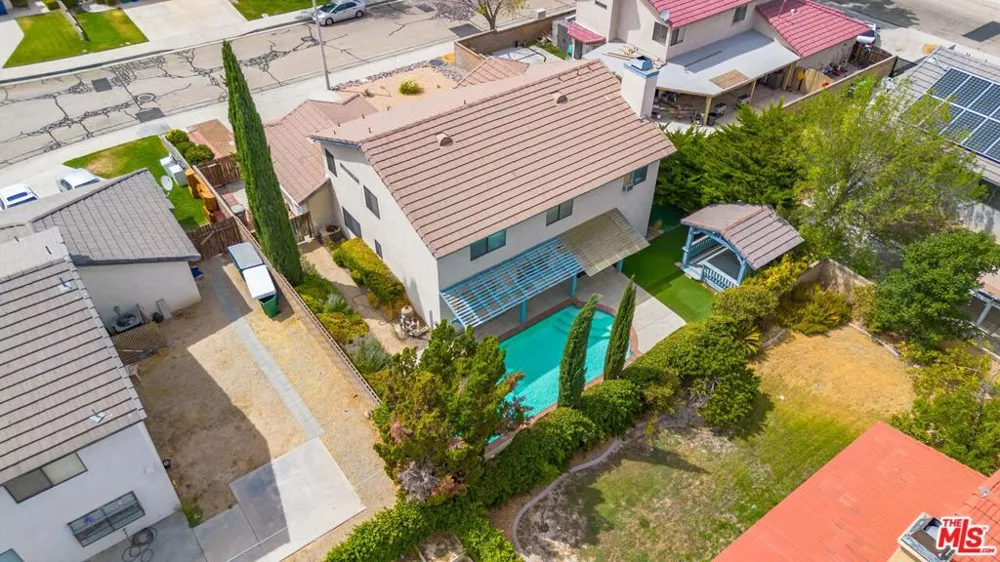 44138 Ruthron Avenue Lancaster, CA 93536