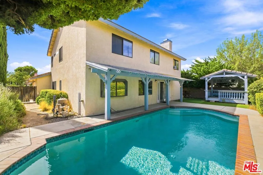 44138 Ruthron Avenue Lancaster, CA 93536