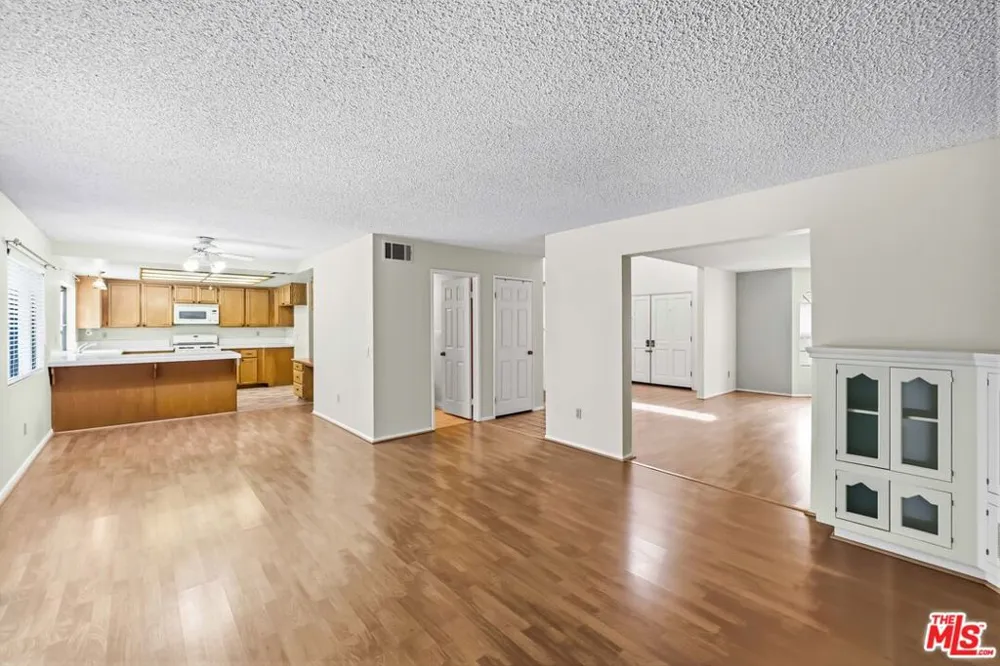44138 Ruthron Avenue Lancaster, CA 93536