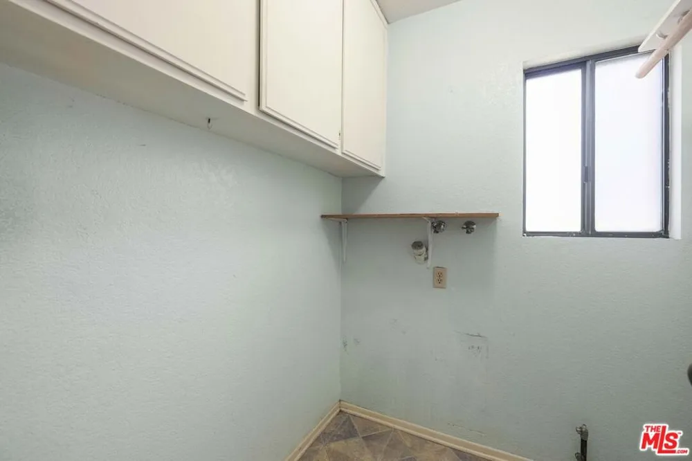 44138 Ruthron Avenue Lancaster, CA 93536