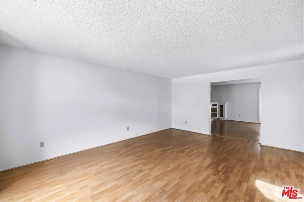 44138 Ruthron Avenue Lancaster, CA 93536