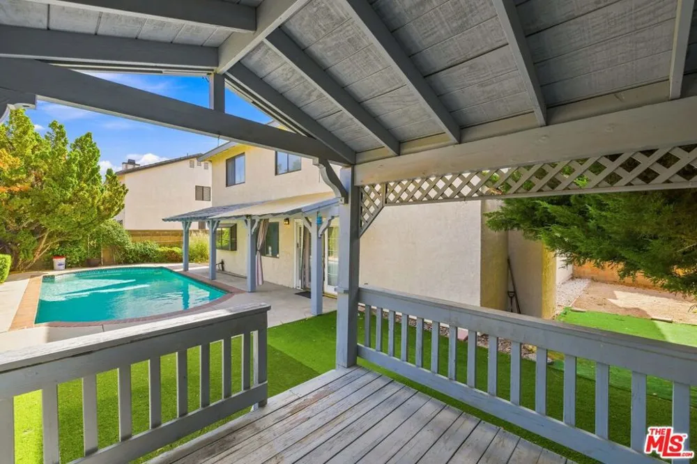 44138 Ruthron Avenue Lancaster, CA 93536