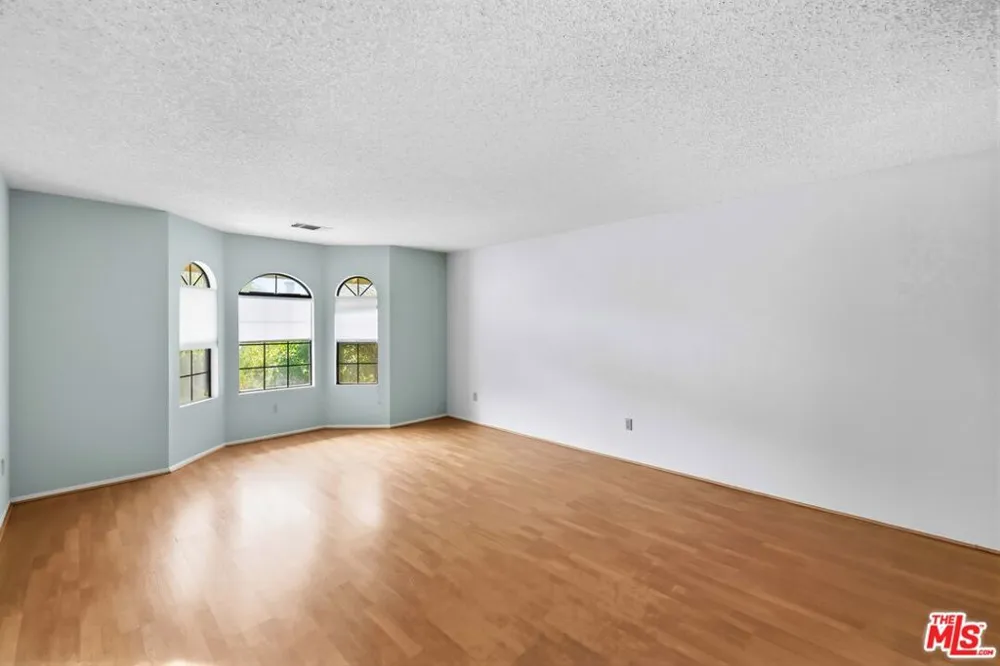 44138 Ruthron Avenue Lancaster, CA 93536