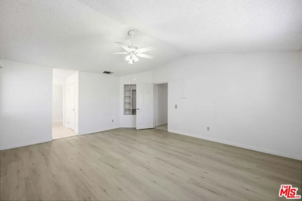 44138 Ruthron Avenue Lancaster, CA 93536