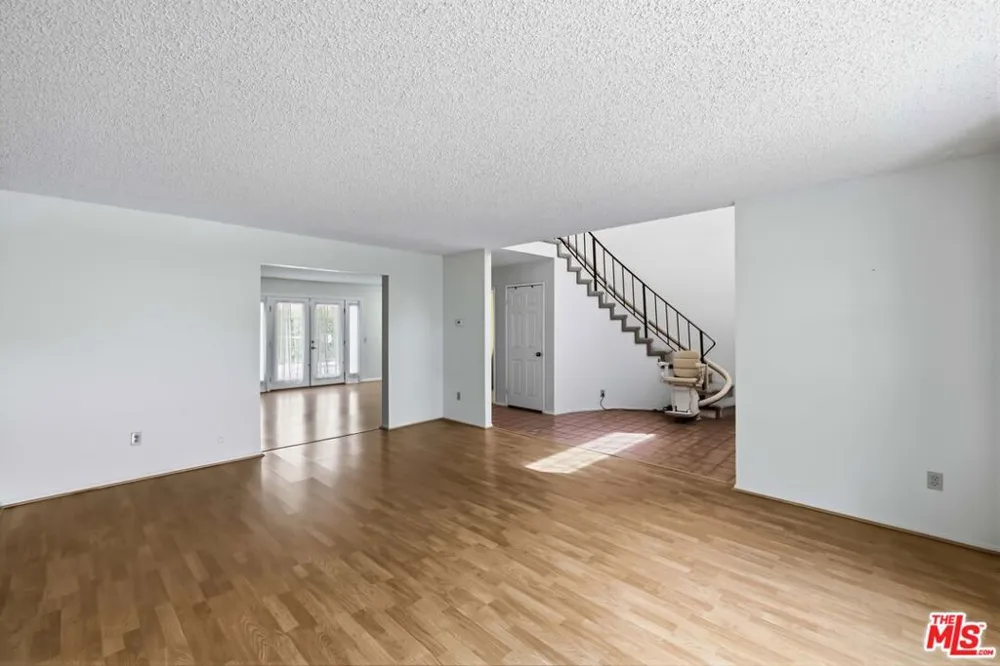 44138 Ruthron Avenue Lancaster, CA 93536