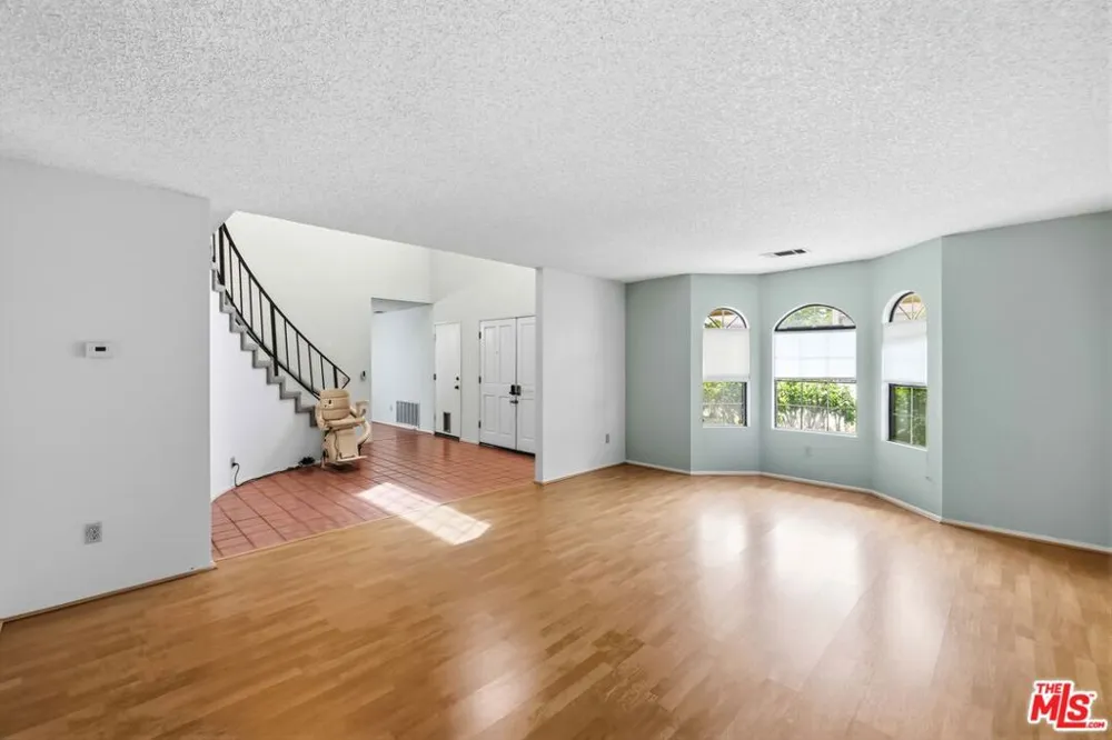 44138 Ruthron Avenue Lancaster, CA 93536