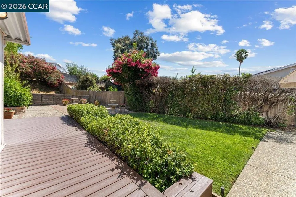 124 Chestnut Dr Hercules, CA 94547
