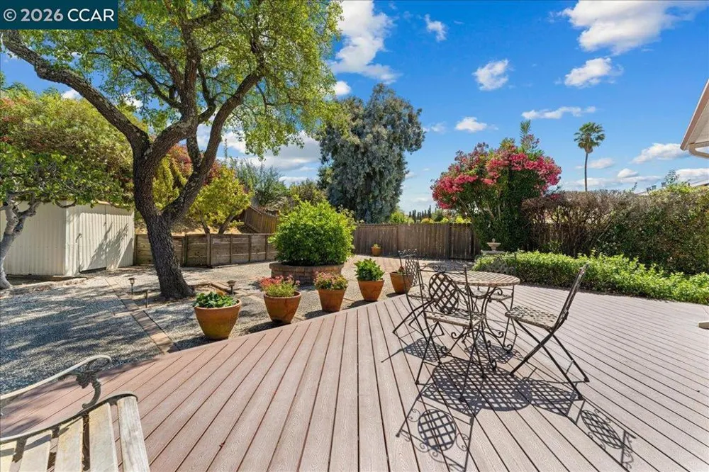 124 Chestnut Dr Hercules, CA 94547