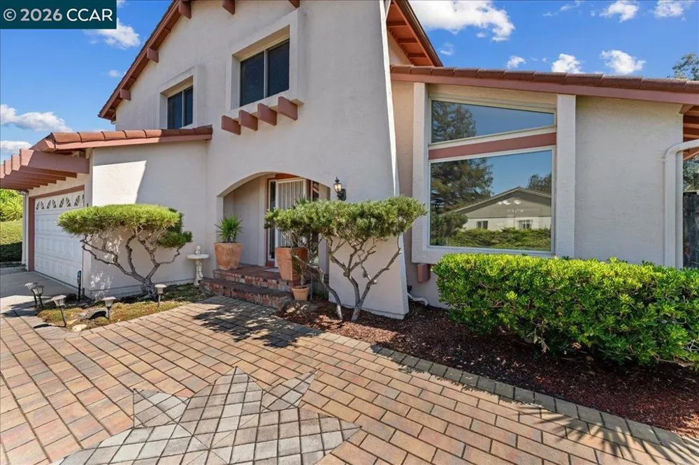 124 Chestnut Dr Hercules, CA 94547