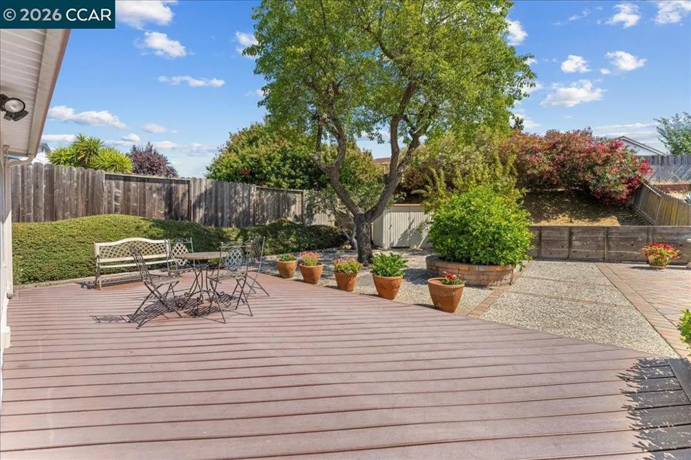 124 Chestnut Dr Hercules, CA 94547