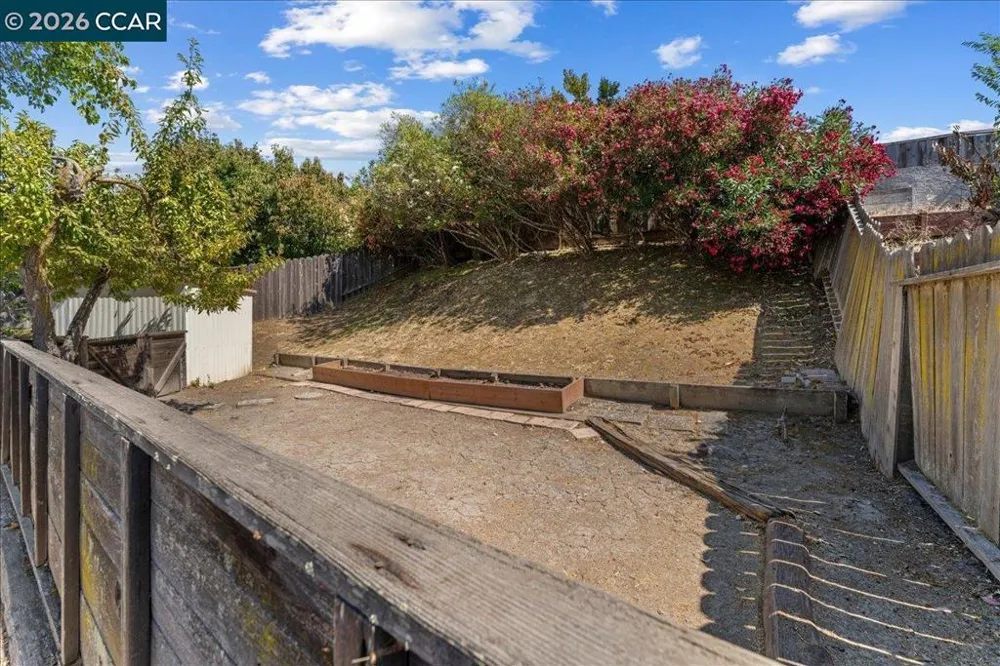 124 Chestnut Dr Hercules, CA 94547