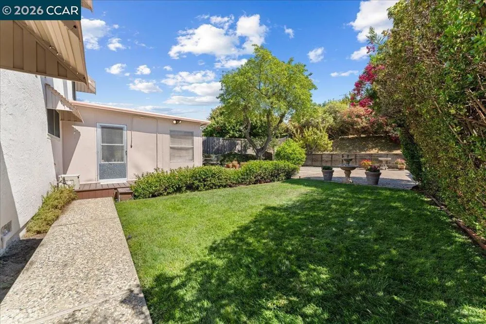 124 Chestnut Dr Hercules, CA 94547