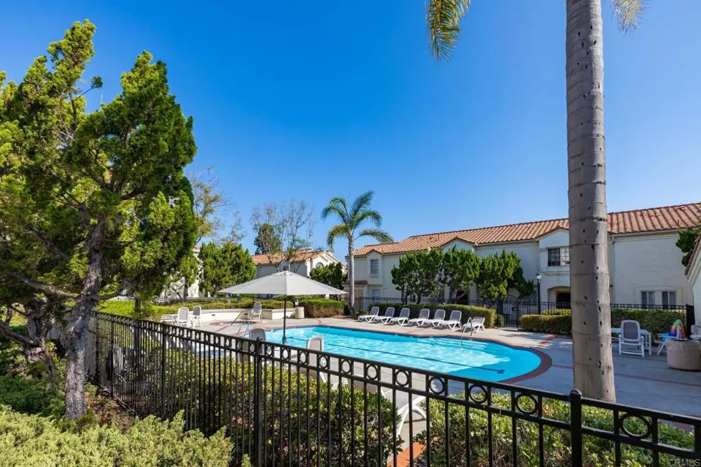 1050 La Tortuga Drive #40 Vista, CA 92081