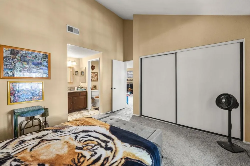 1050 La Tortuga Drive #40 Vista, CA 92081