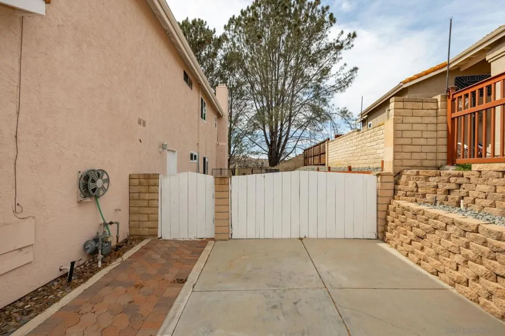 5151 Via Mindanao Oceanside, CA 92057