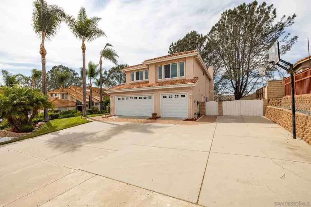 5151 Via Mindanao Oceanside, CA 92057