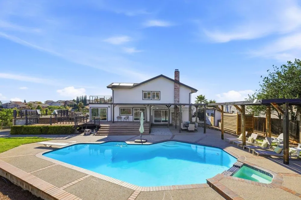 1237 Renraw Drive San Jose, CA 95127