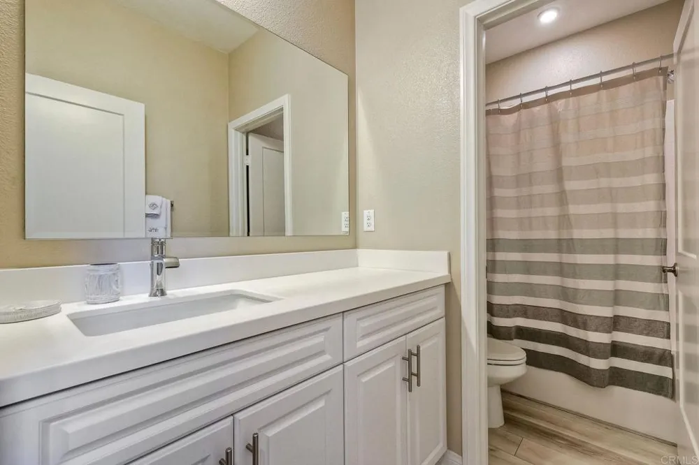 1715 Crabapple Way Oceanside, CA 92056