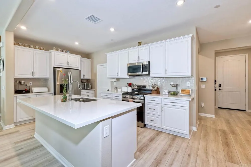 1715 Crabapple Way Oceanside, CA 92056
