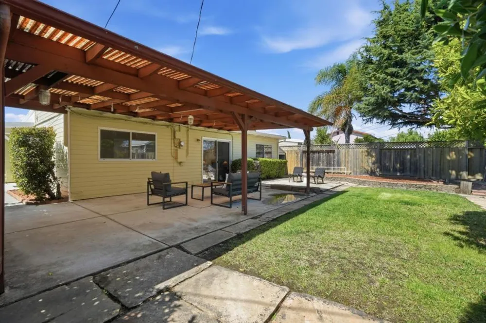 1503 Cobb Street San Mateo, CA 94401
