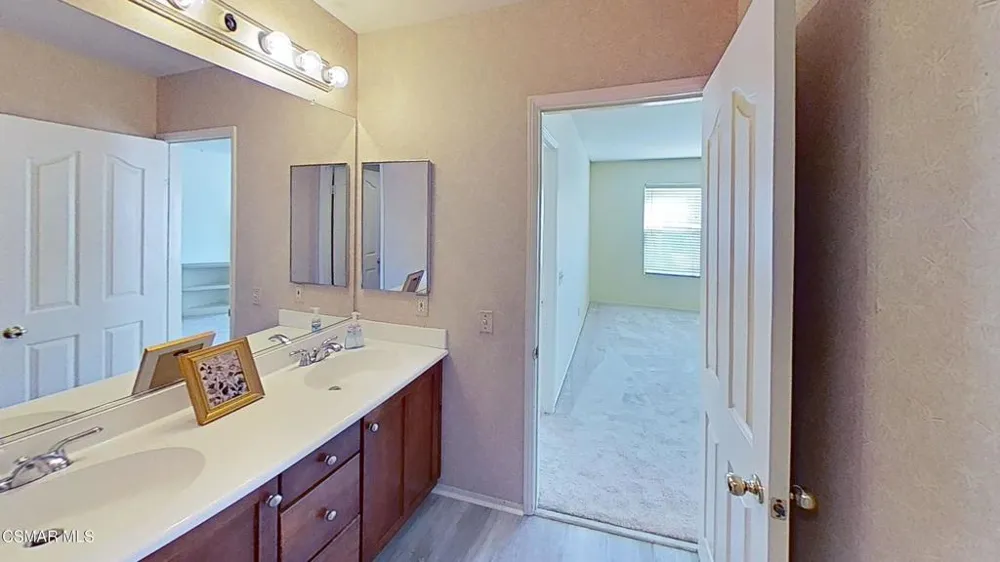 225 Galway Lane Simi Valley, CA 93065