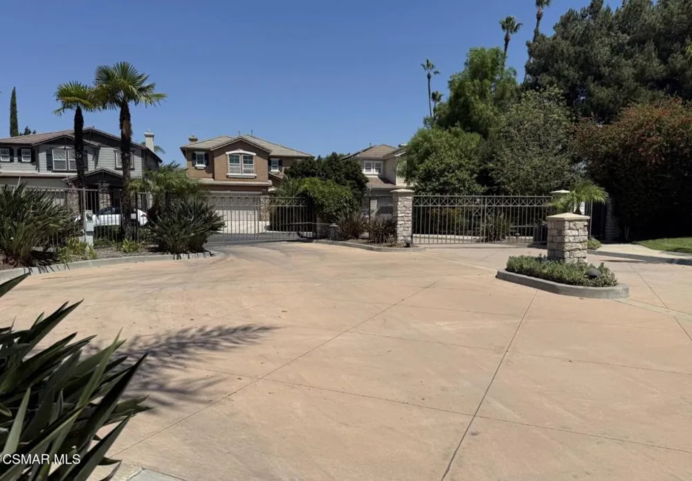 225 Galway Lane Simi Valley, CA 93065