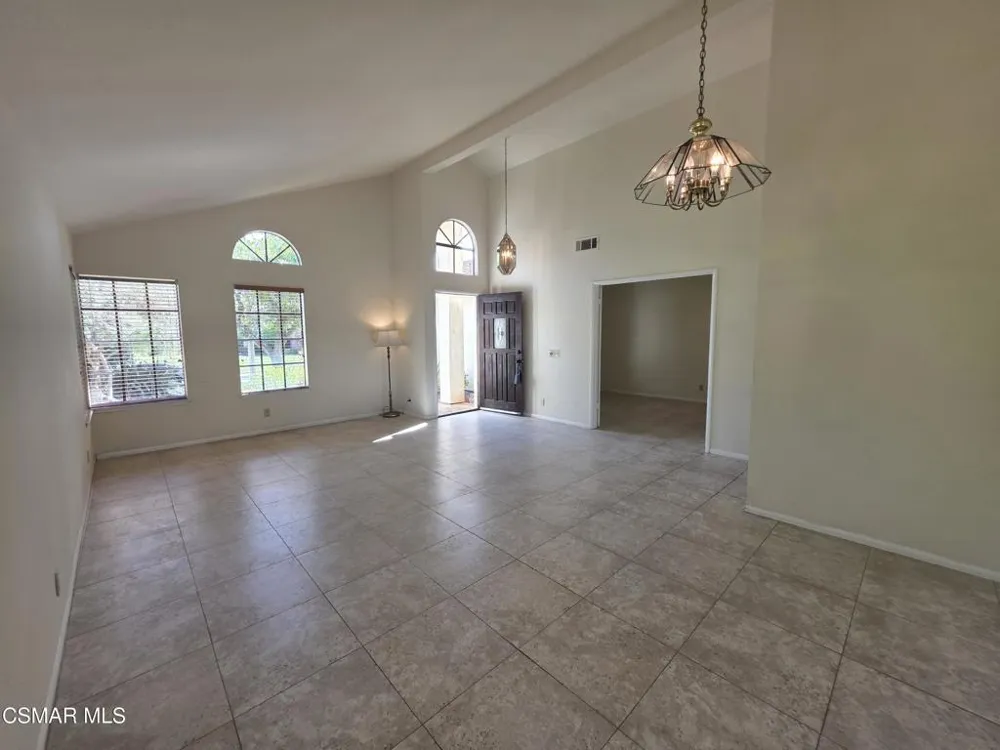 2414 Rikkard Drive Thousand Oaks, CA 91362