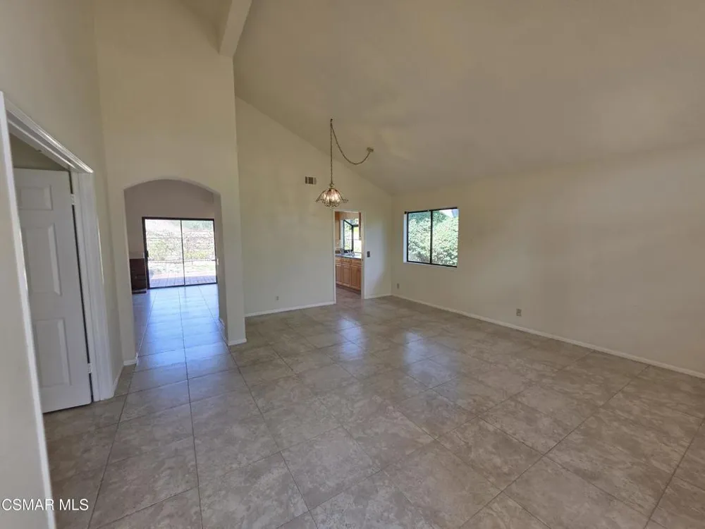 2414 Rikkard Drive Thousand Oaks, CA 91362