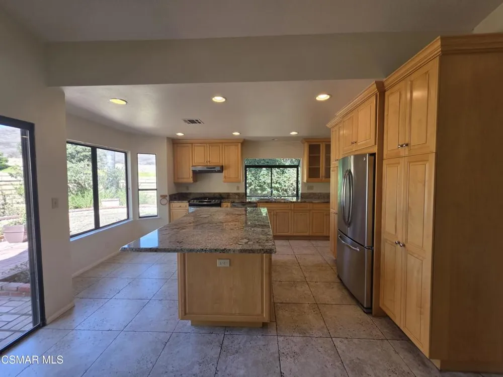 2414 Rikkard Drive Thousand Oaks, CA 91362