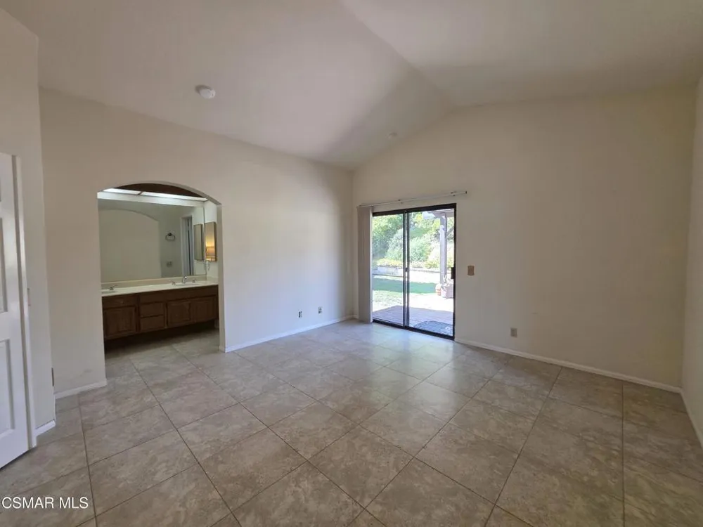 2414 Rikkard Drive Thousand Oaks, CA 91362