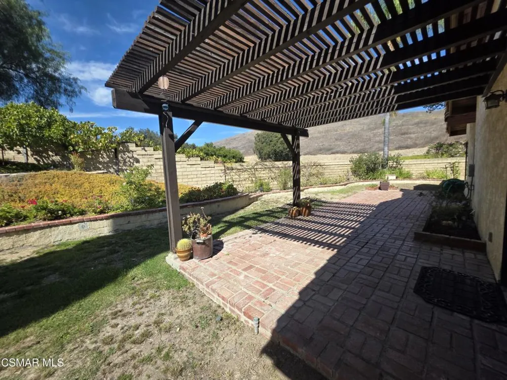 2414 Rikkard Drive Thousand Oaks, CA 91362