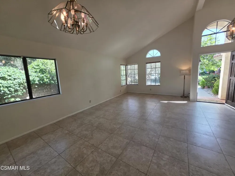 2414 Rikkard Drive Thousand Oaks, CA 91362
