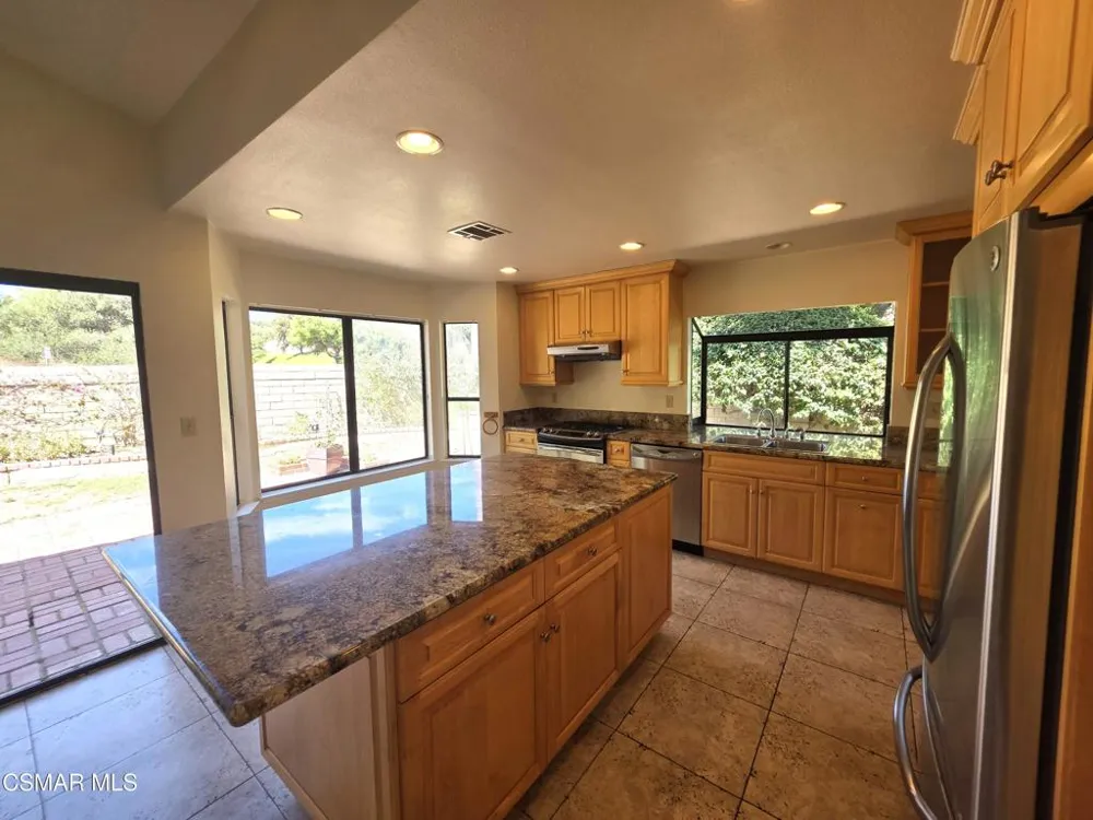 2414 Rikkard Drive Thousand Oaks, CA 91362