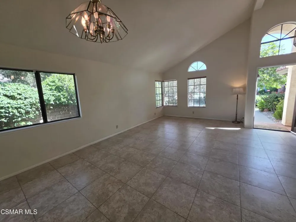 2414 Rikkard Drive Thousand Oaks, CA 91362