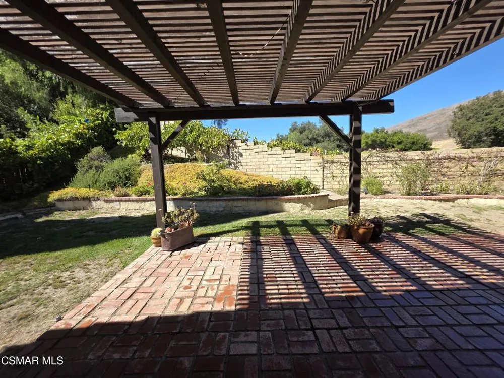 2414 Rikkard Drive Thousand Oaks, CA 91362