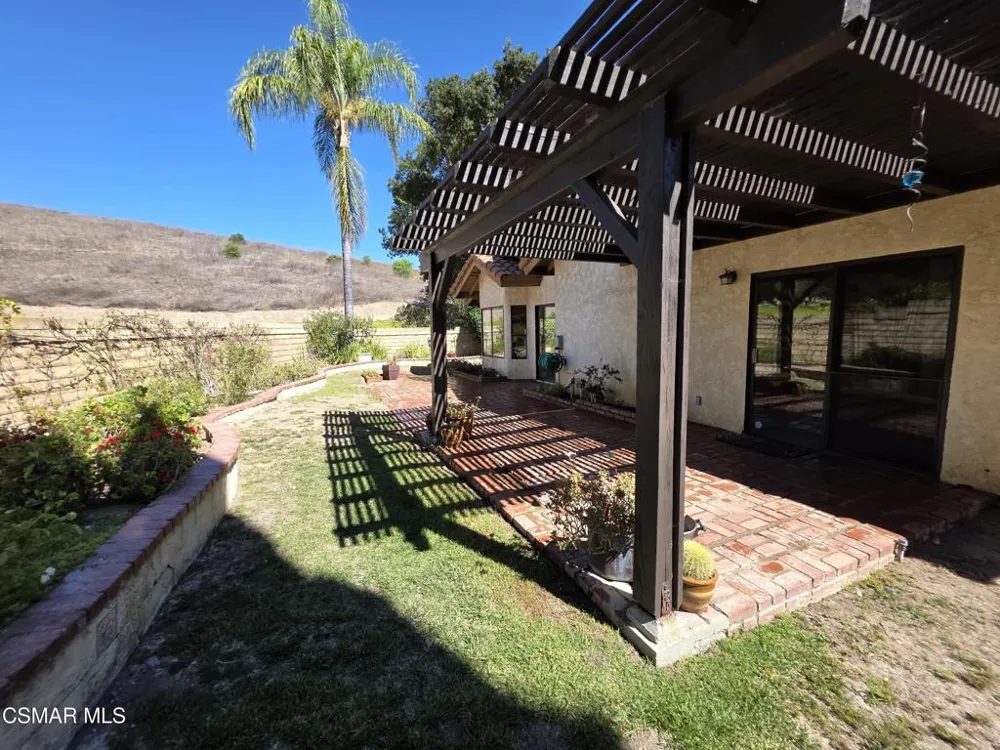 2414 Rikkard Drive Thousand Oaks, CA 91362