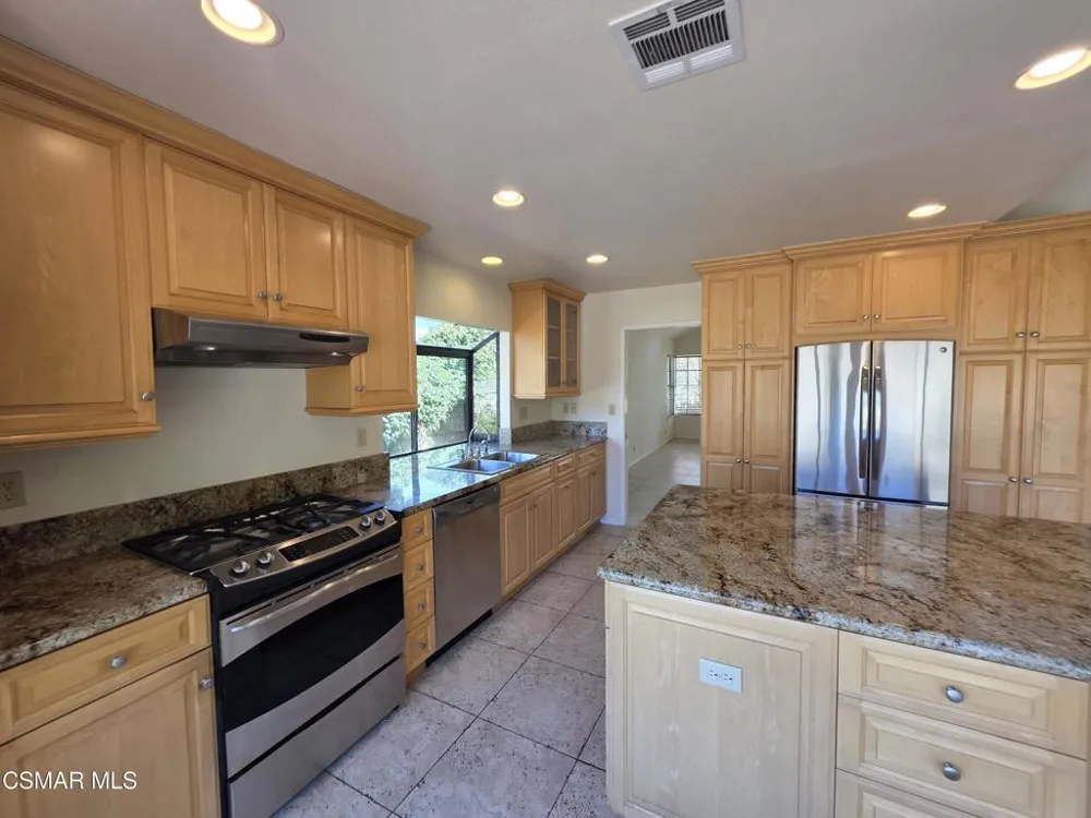 2414 Rikkard Drive Thousand Oaks, CA 91362