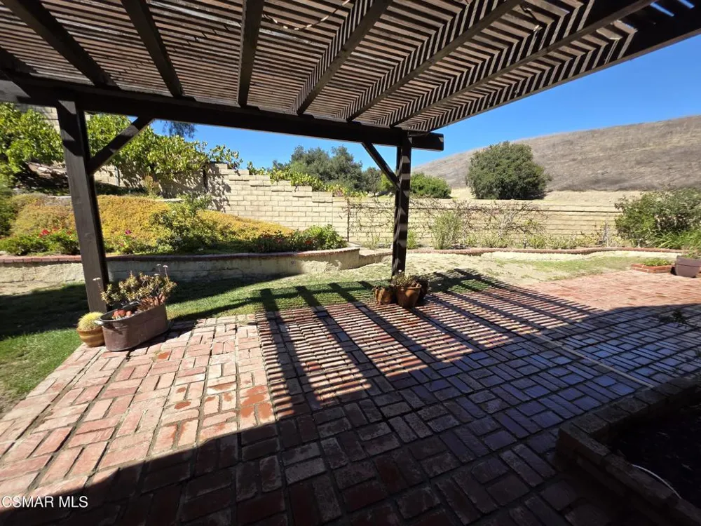 2414 Rikkard Drive Thousand Oaks, CA 91362