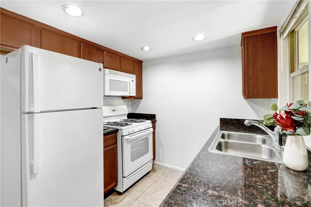 1118 W Blaine #202 Riverside, CA 92507