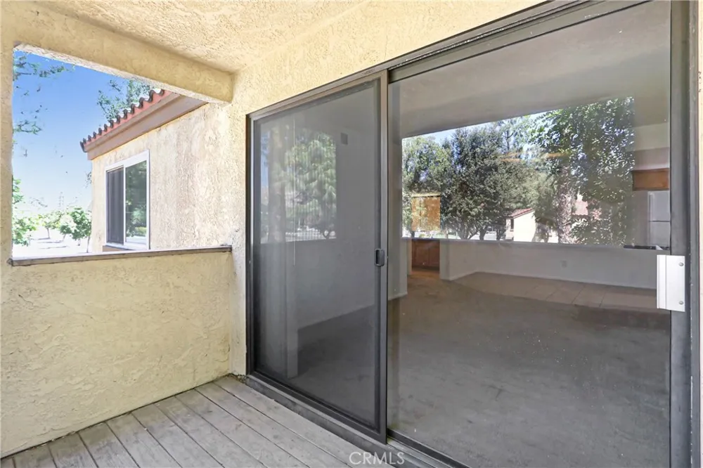 1118 W Blaine #202 Riverside, CA 92507