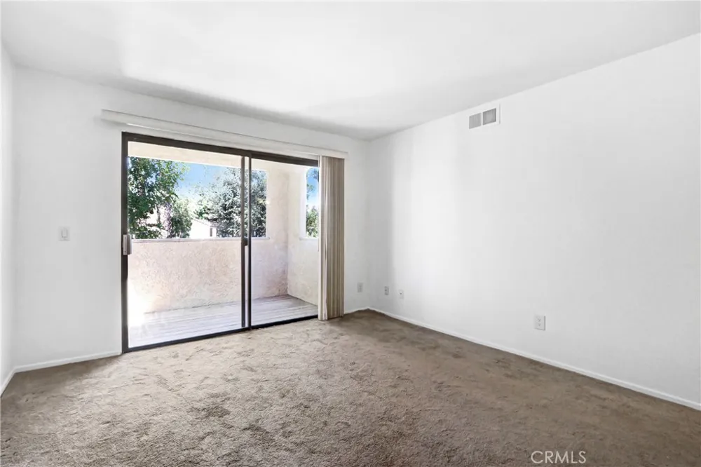 1118 W Blaine #202 Riverside, CA 92507