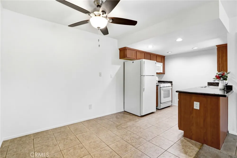1118 W Blaine #202 Riverside, CA 92507