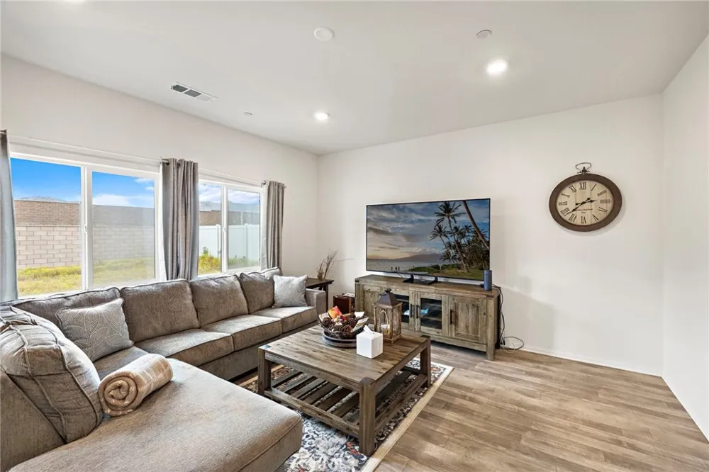31324 Scrub Jay Rd. Winchester, CA 92596