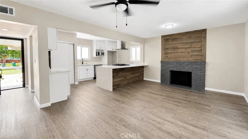 1438 W Ivyton Street Lancaster, CA 93534
