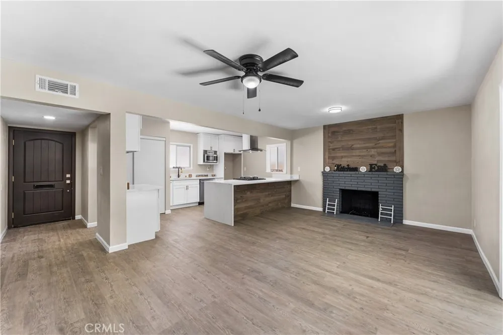 1438 W Ivyton Street Lancaster, CA 93534